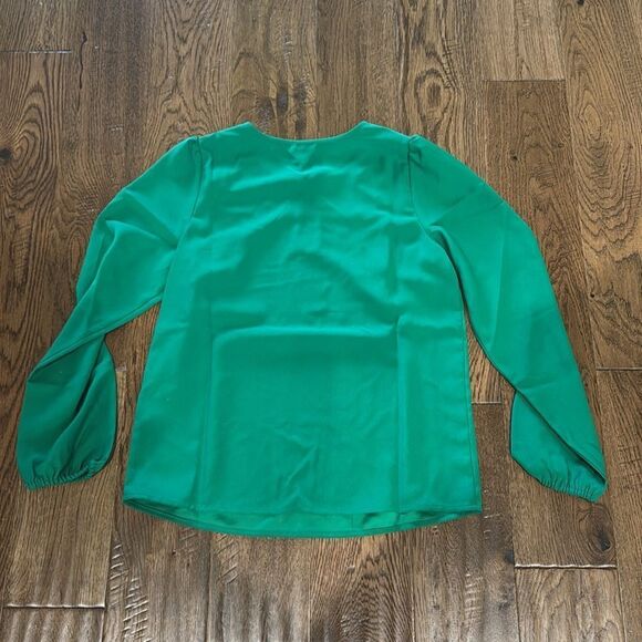 NWT J Crew women’s blouse. Green with keyhole. Sz XXS - Picture 3 of 3